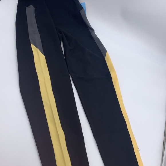 Yummie Rachel Two Color Block Stripe High Waistband Leggings Size Medium - Picture 6 of 10